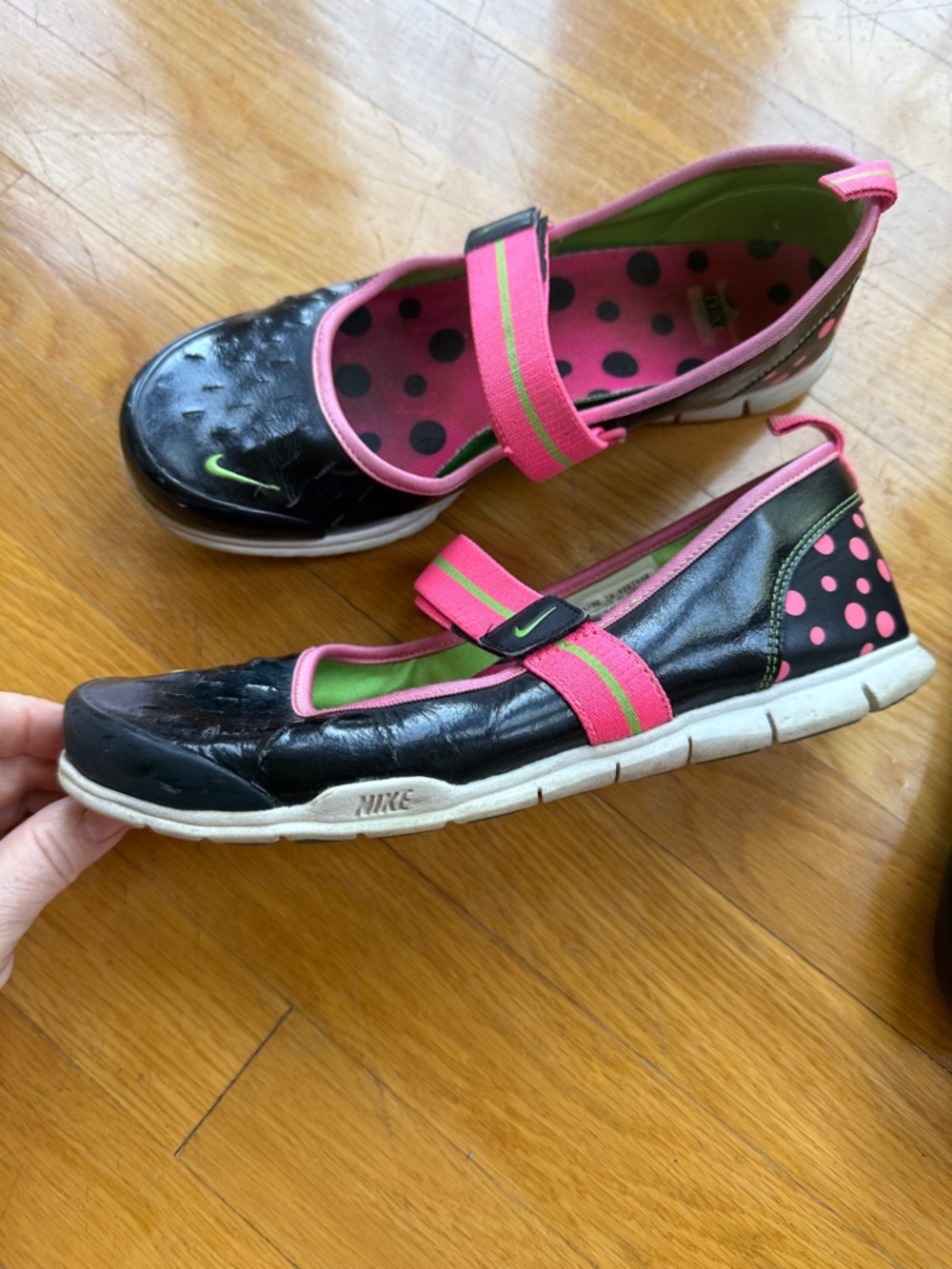 Nike Women’s Black Slip-On Ballerinas + Nike Black/Pink Ballerinas (2pr/1price!) - Picture 8 of 12